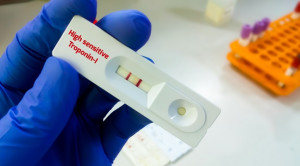 Interpretasi High-Sensitivity Troponin pada Pasien Penyakit Ginjal Kronis