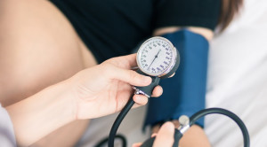Induksi Persalinan pada Wanita Hamil dengan Hipertensi Kronis – Telaah Jurnal Alomedika