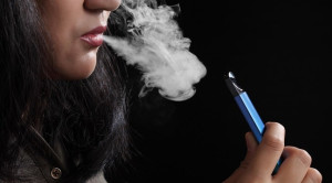 Rokok Elektrik vs Varenicline dan Permen Karet Nikotin untuk Berhenti Merokok – Telaah Jurnal Alomedika – Artikel Terkini!