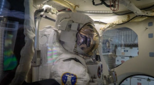 Resusitasi Jantung Paru Manual vs Alat Kompresi Dada Otomatis dalam Kondisi Tanpa Gravitasi – Telaah Jurnal Alomedika