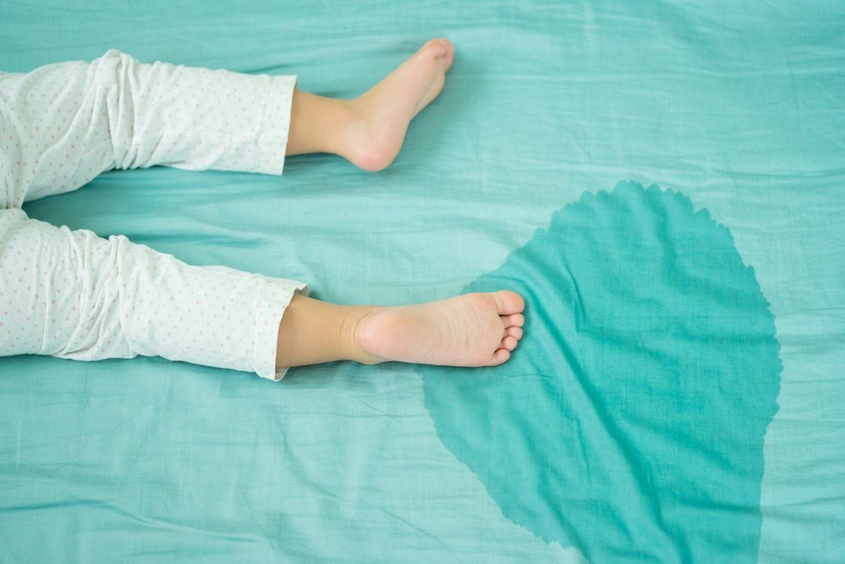 How to Remove Urine Stains from Mattresses in Singapore (Remove Odors & Deep Stains Properly)