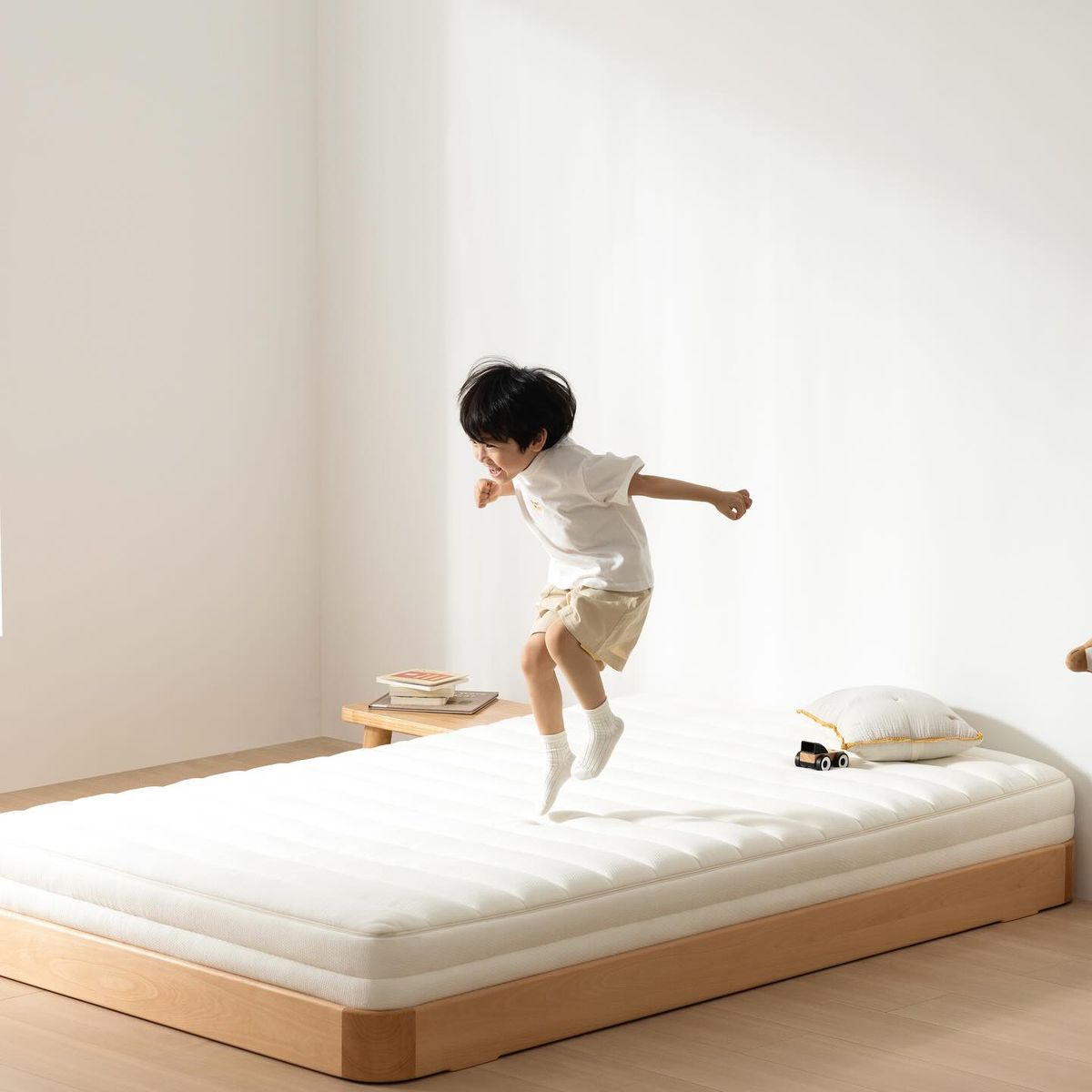 Mattress Hygiene Tips for Families with Kids in Singapore (Prevent Stains, Odors & Allergens)