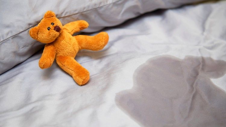 Why Your Mattress Feels Damp (And Why It’s Dangerous in Singapore Homes)