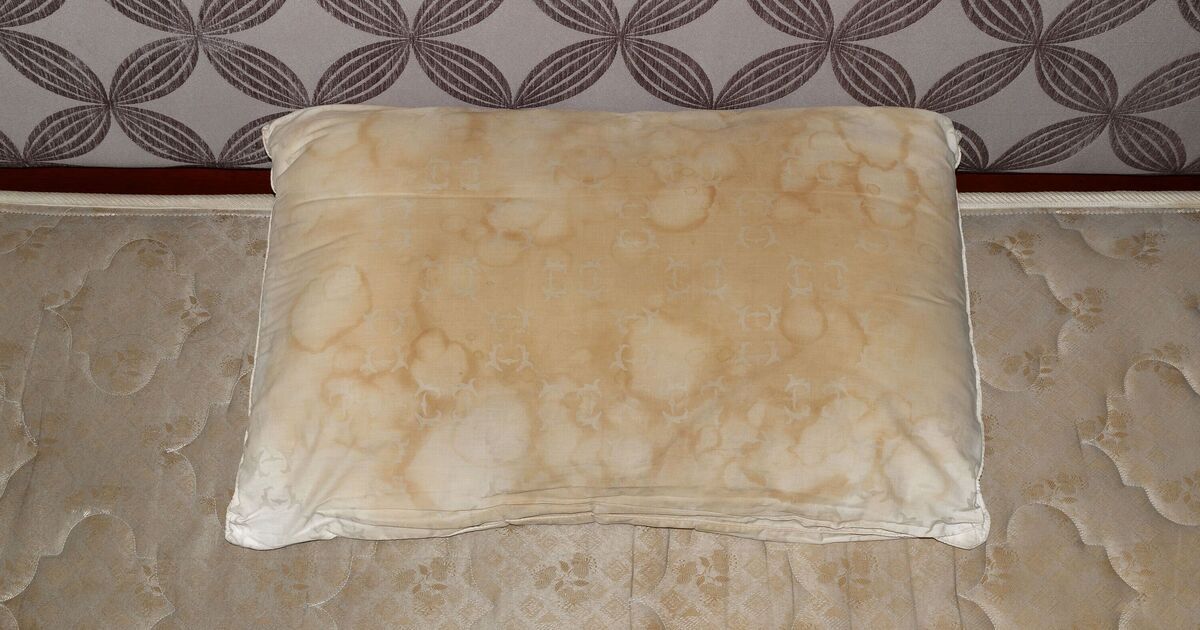 Signs of Bacteria Build-Up in Your Mattress (Singapore Hygiene Guide)