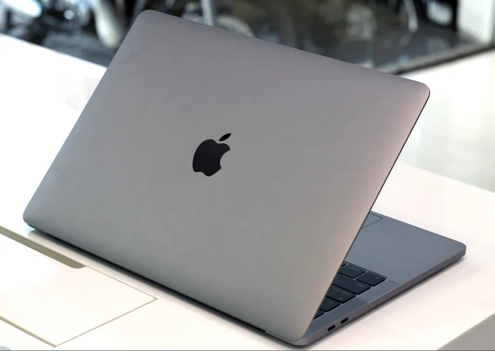 MacBook pro 2017 i7 13" image 1