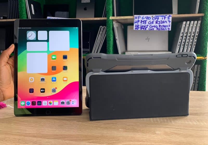 Apple A2197 Tablet 32gb capacity storage 7th generation image 1