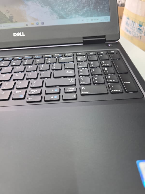 Dell Precision 7530 Mobile Workstation | Xeon E-2176M | 16GB RAM | 512GB SSD | 4GB NVIDIA GPU image 1
