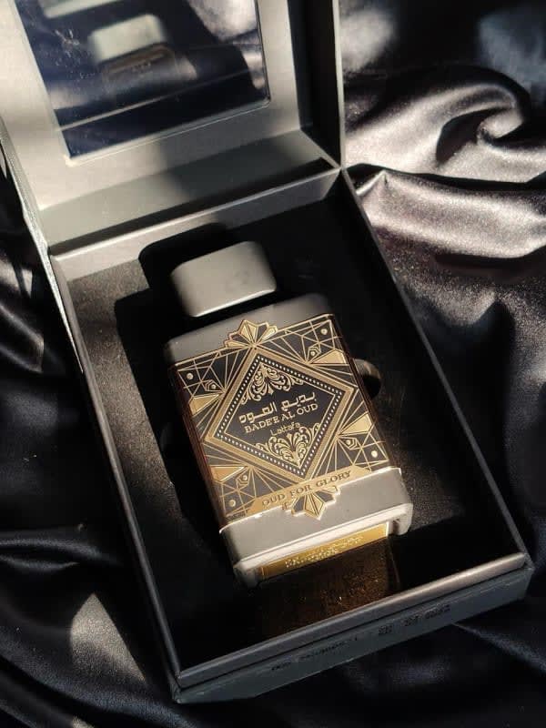 Oud for glory perfume by lattafa image 1