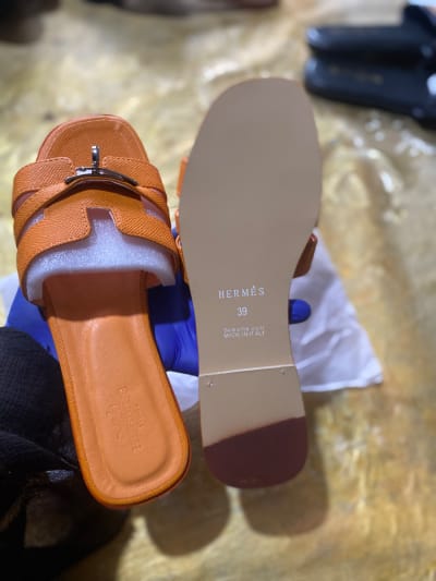 Fully boxed female slides