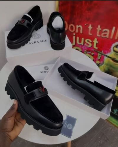 Shoe