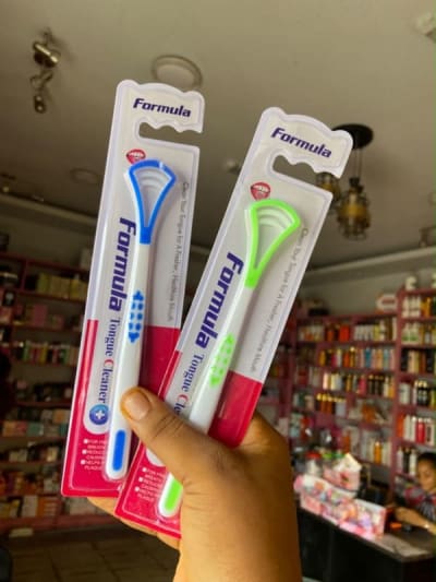 Tongue scraper