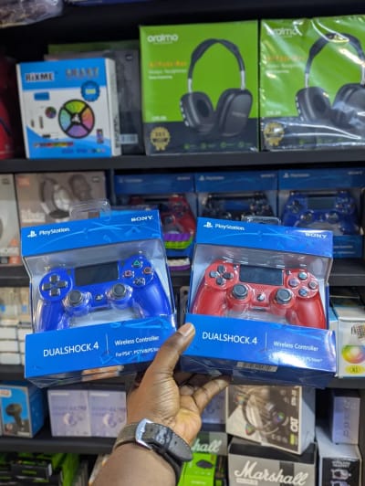 DUAL SHOCK PS4 CONTROLLER
