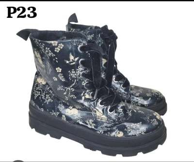 Bottines Noires à Lacets avec Imprimé Floral