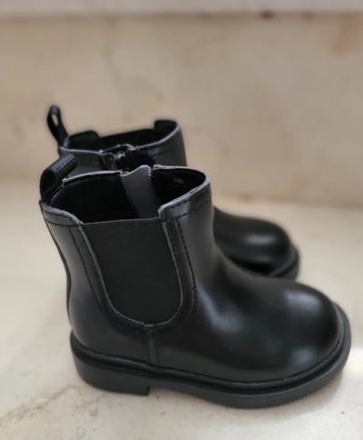 Bottines Noires pour Enfant avec Élastiques Latéraux