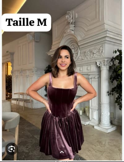 Robe Courte en Velours Bordeaux – Taille M