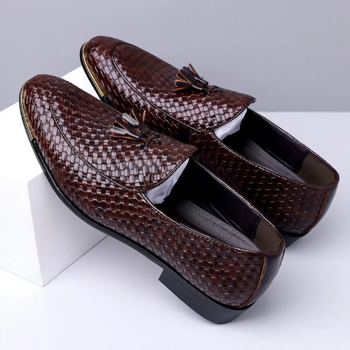 Woven shoe