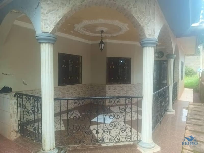 House and plot standing 866m2