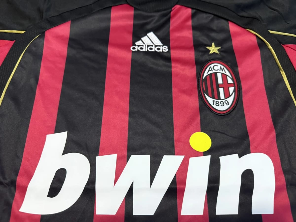 Camiseta Titular Milan 2006/2007 Versión Retro - imagen 2