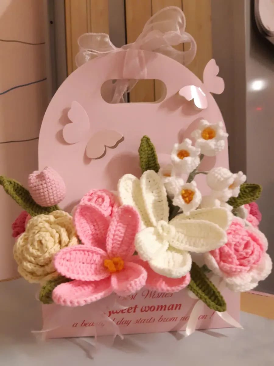 Giỏ Hoa Len Hạnh Phúc - Ảnh 1