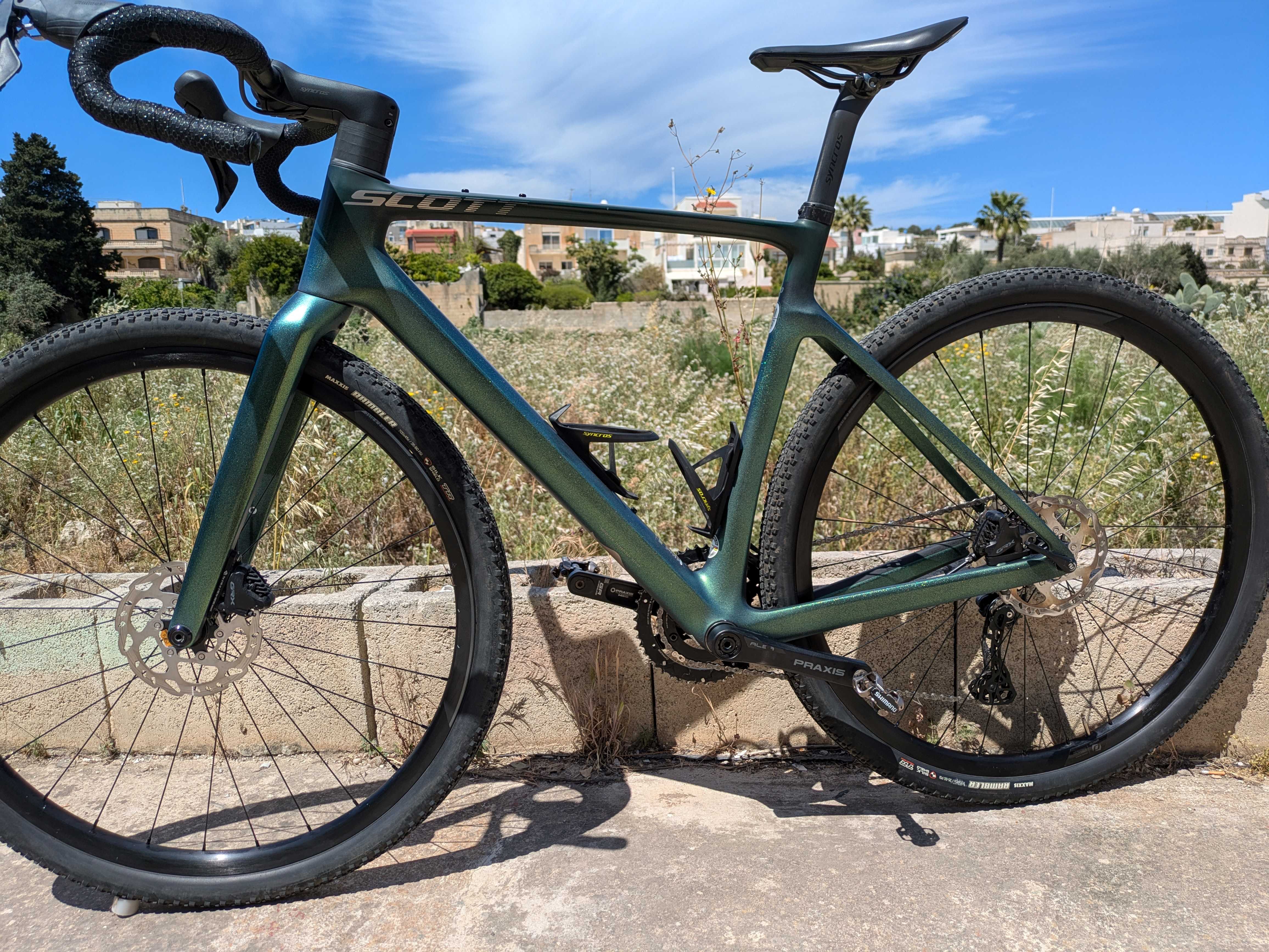 used Scott Addict Gravel Bike for Sale in Malta 4