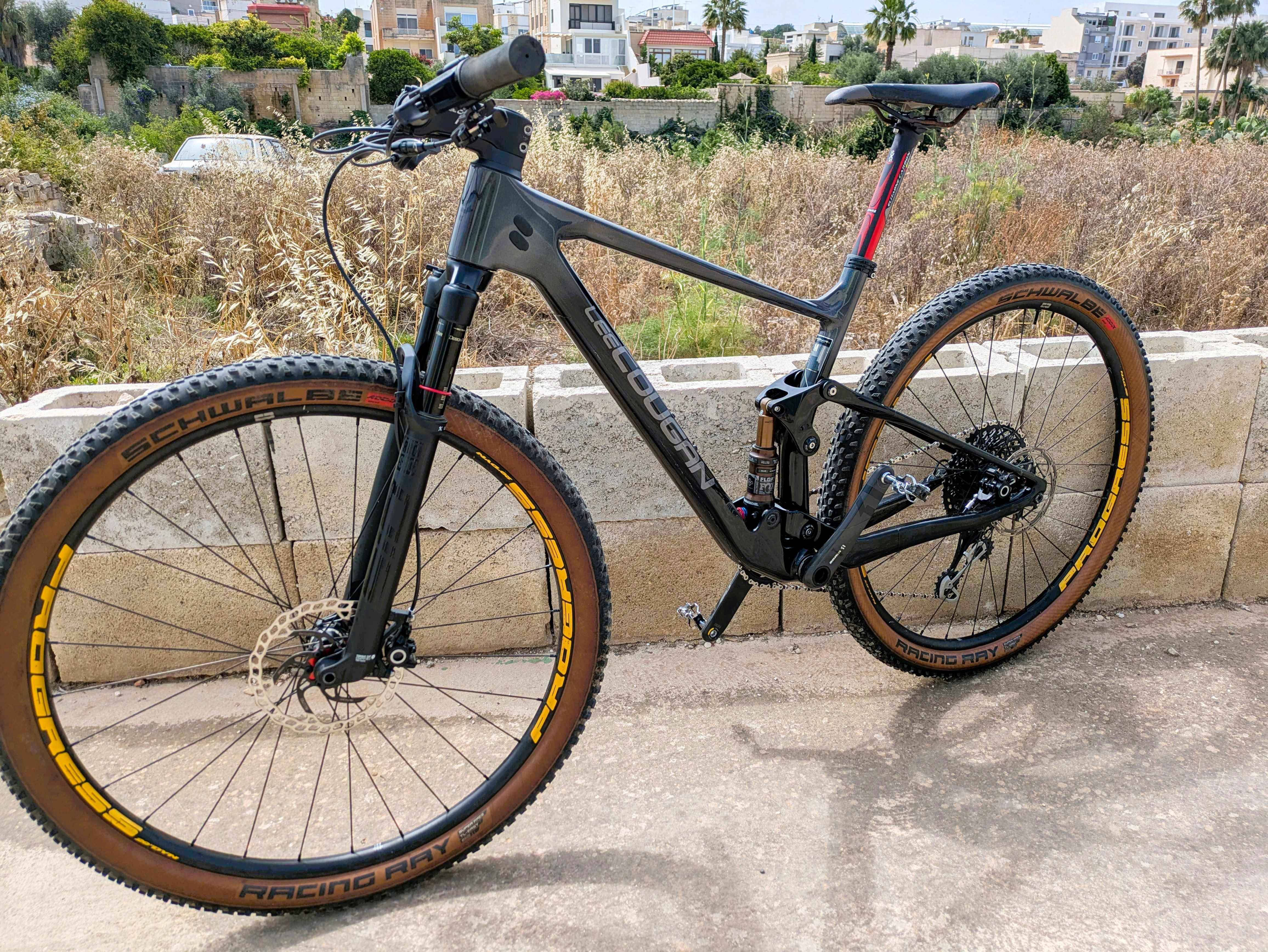 Used lee cougan crossfire air 428 mountian bike in Malta 2