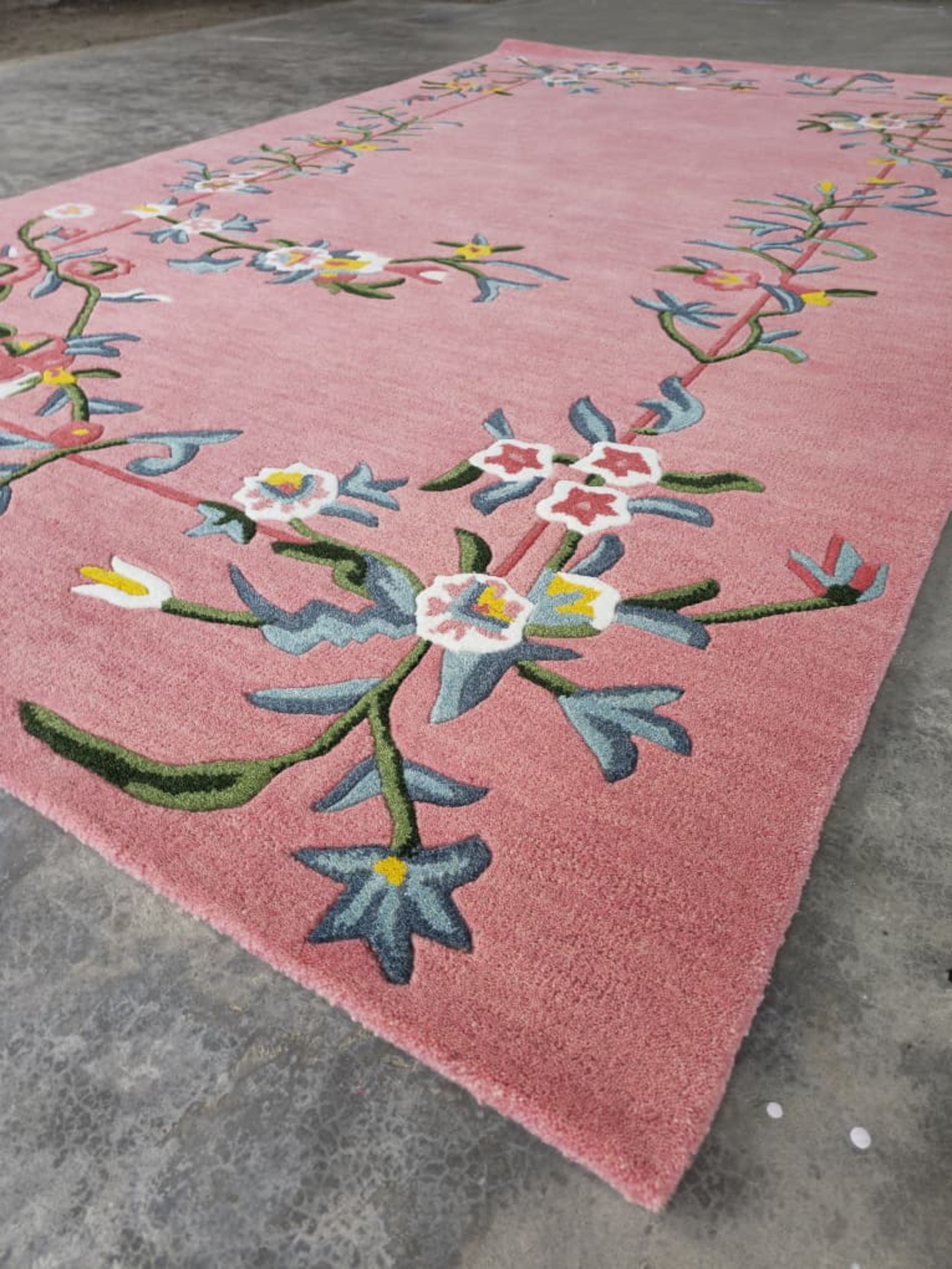 Hand Tufted Rosette Garden Rug 3