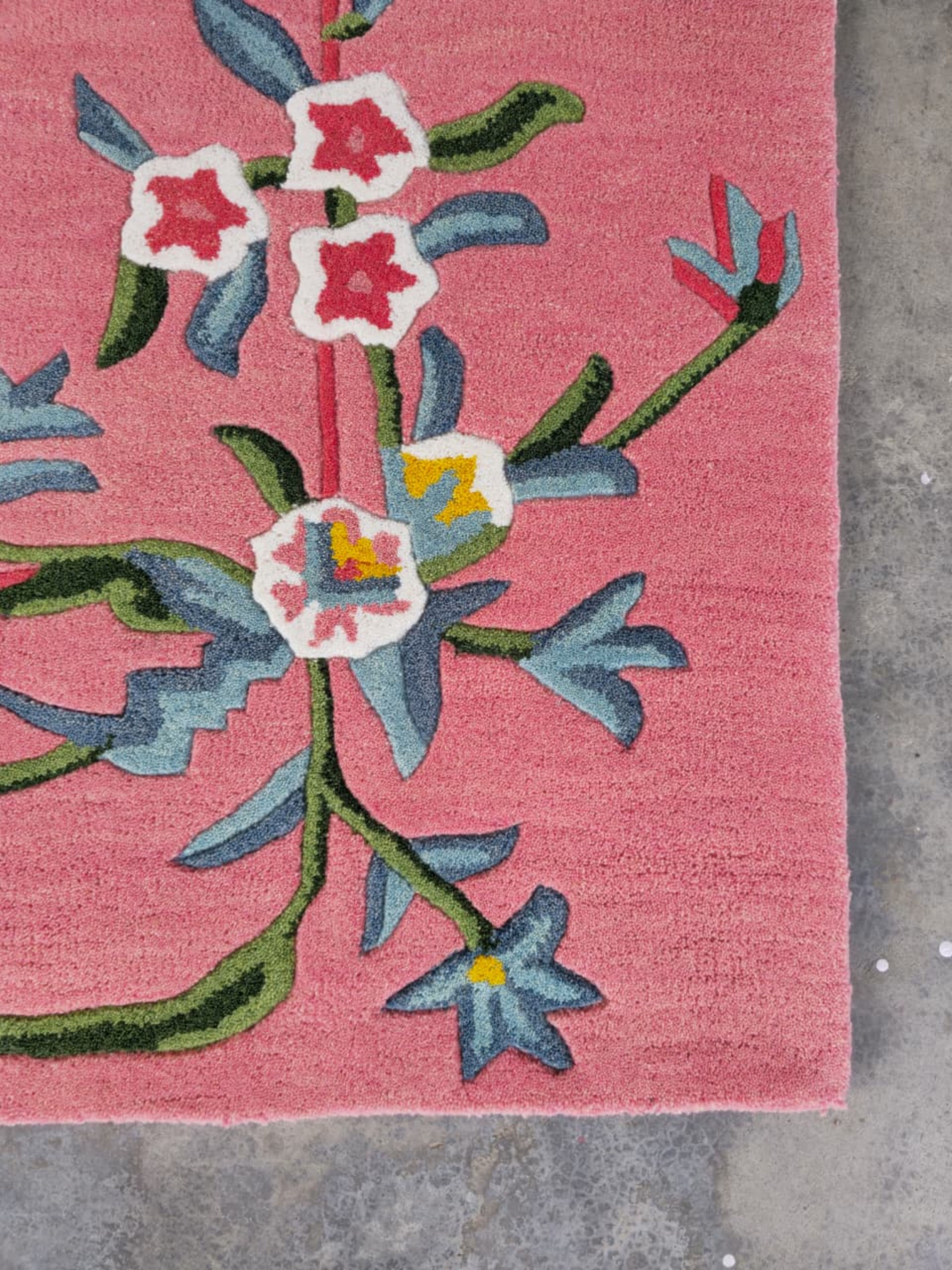 Hand Tufted Rosette Garden Rug 5