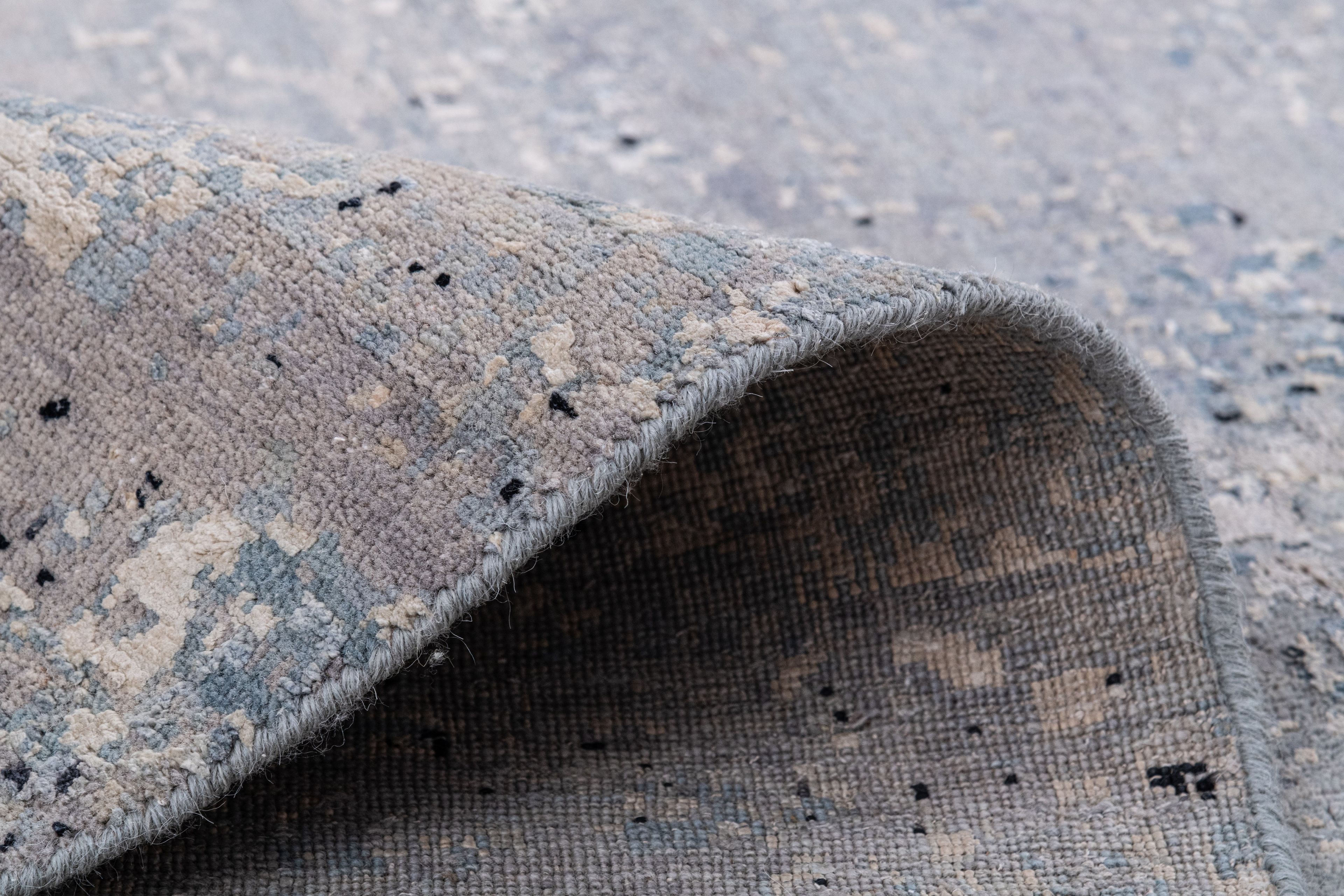 Hand Knotted Wool & Silk Carpet 6