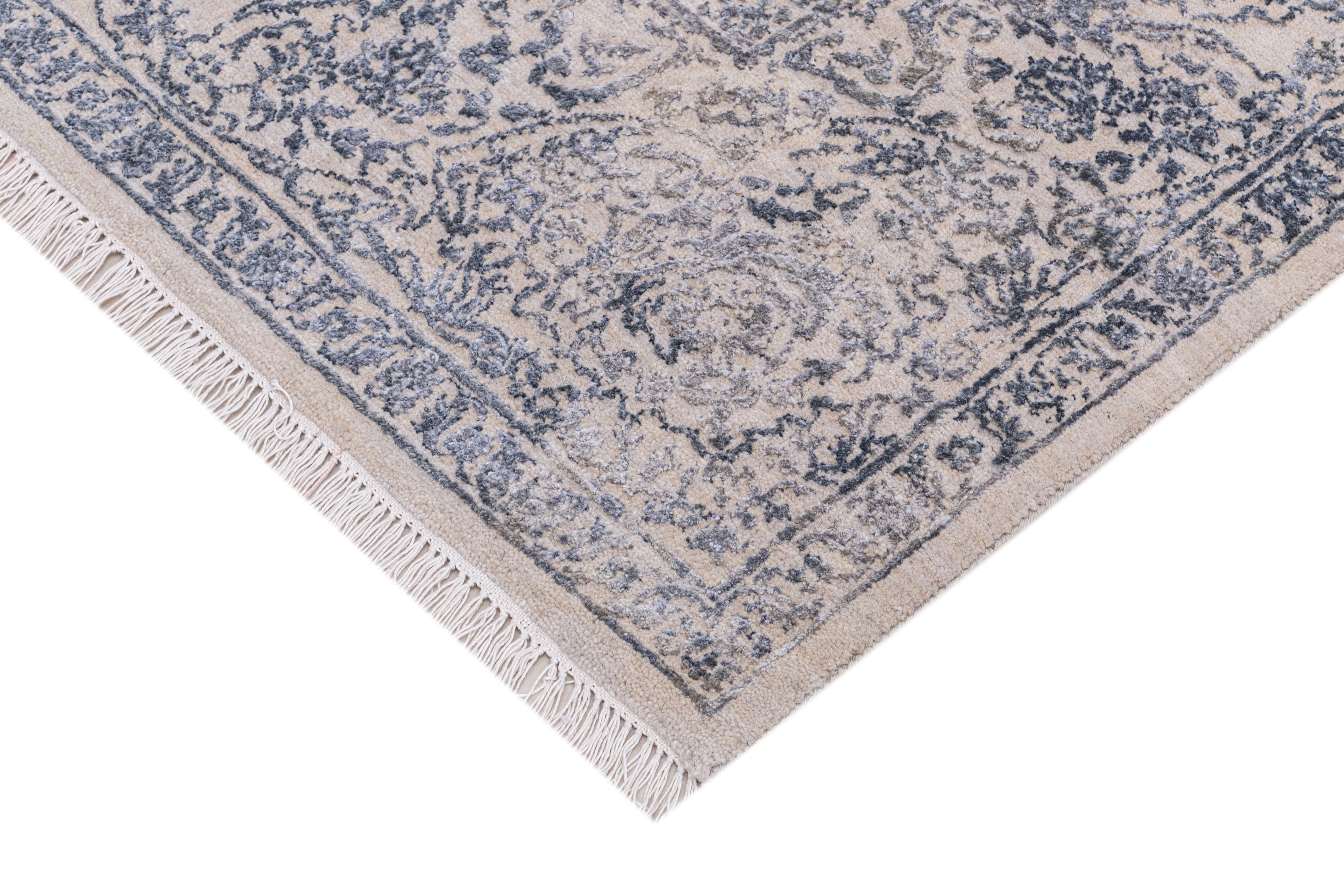 Hand Knotted Transitional Wool & Silk Carpet 4