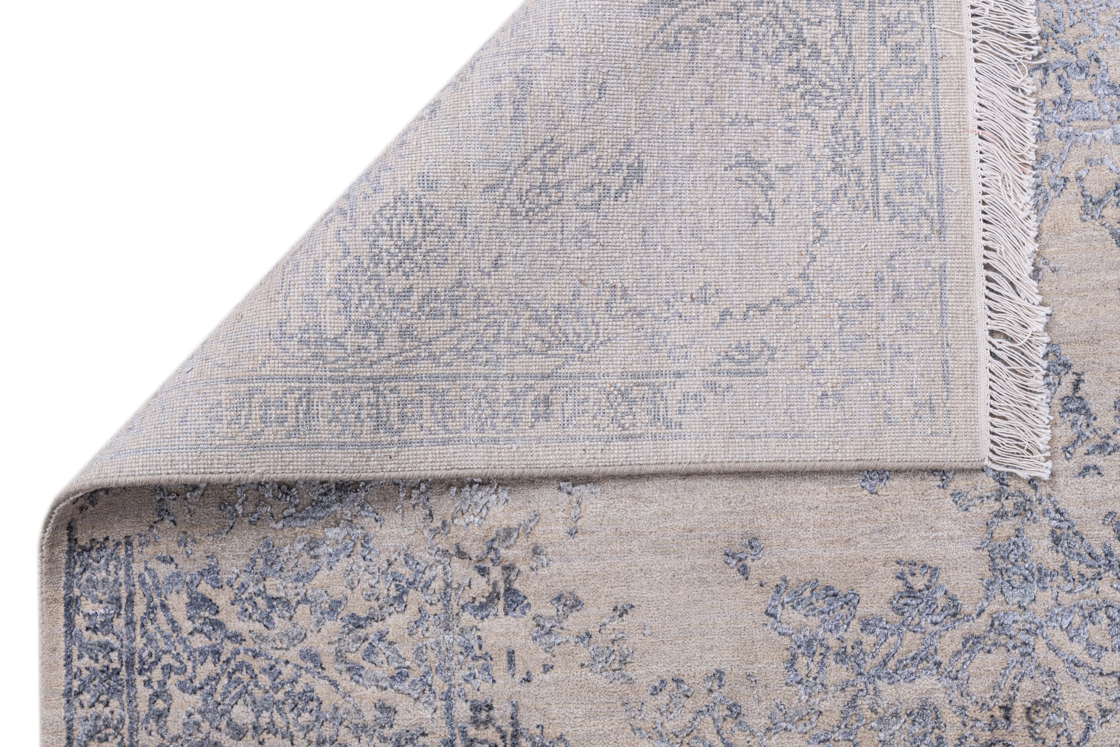 Hand Knotted Transitional Wool & Silk Carpet 5