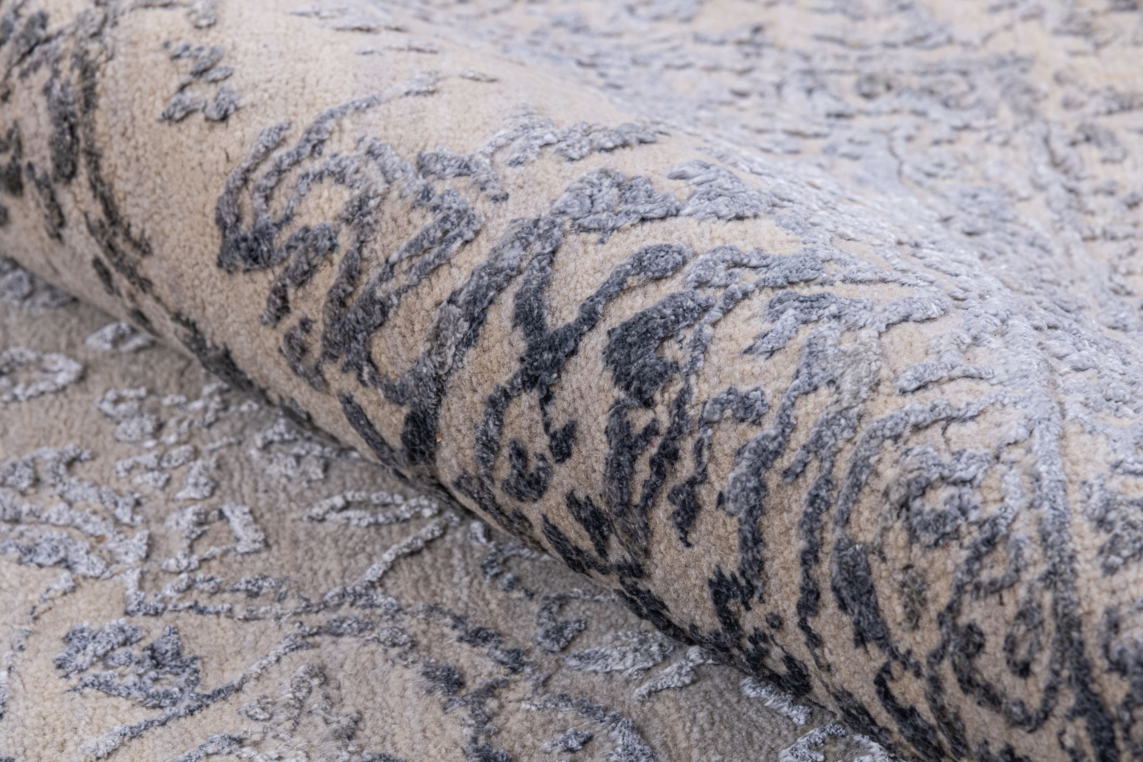 Hand Knotted Transitional Wool & Silk Carpet 7
