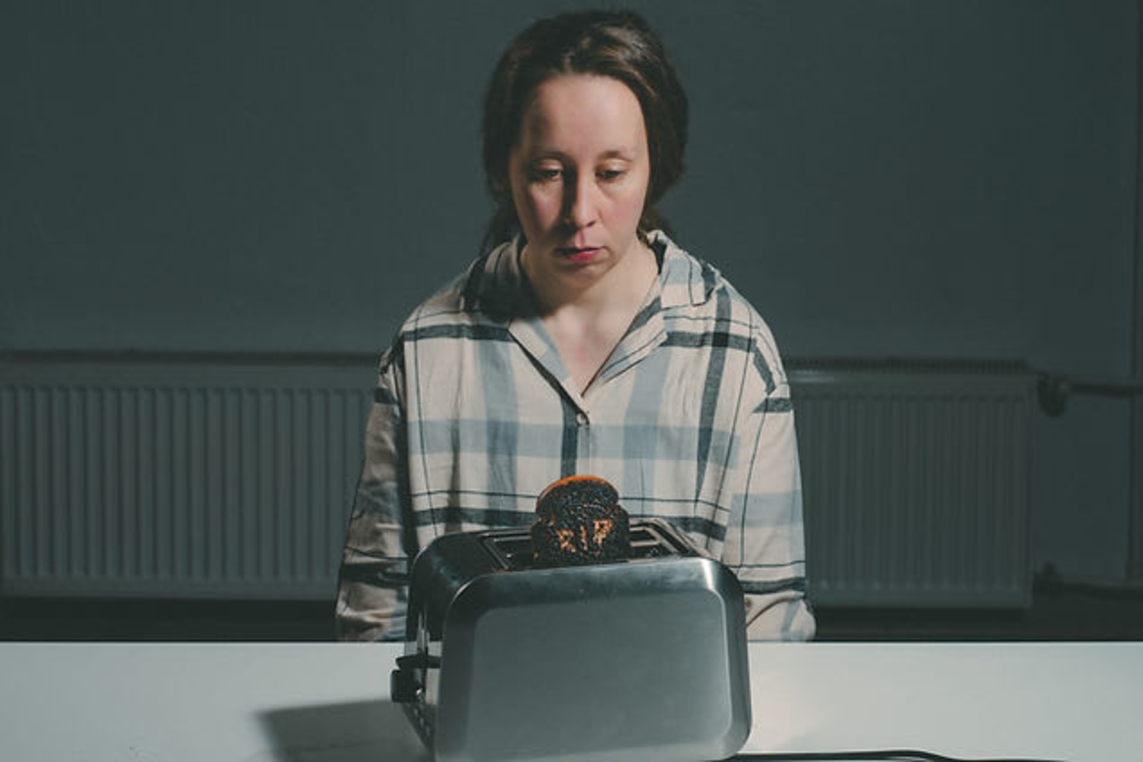 PELOLLA ON SUURET SILMÄT

Johanna Kultala ja työryhmä