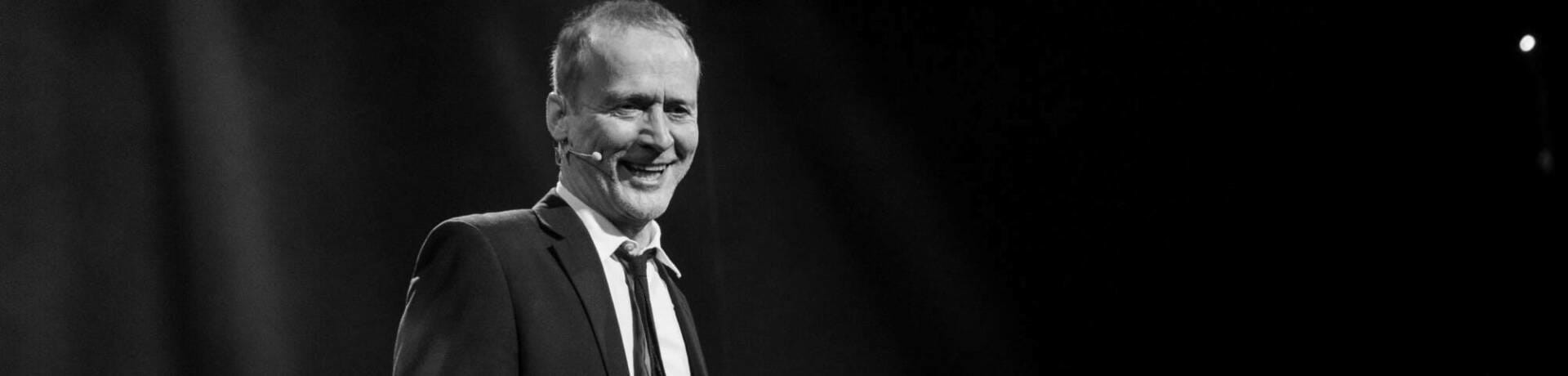 Timo Tuominen avec Brel - Jokainen laulu on kuin maailma!
 ›-juliste