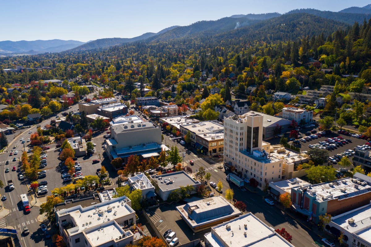 Bridge Loans in Ashland, Oregon: How to Buy a Condo Before Selling Your Home