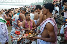 Who is supposed to perform Shradh Puja?