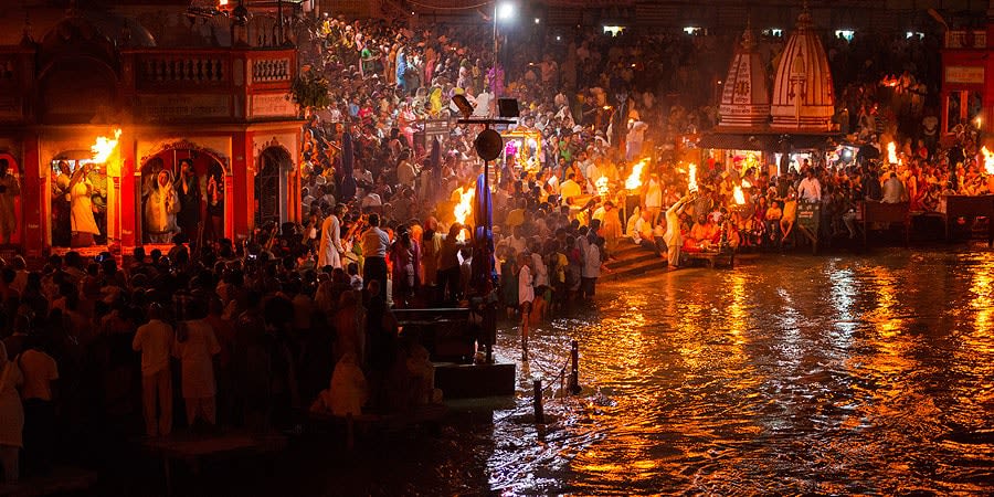 Navagraha Puja, Ganga Aarti, Deep Daan and Prasad offering by your family at Har Ki Pauri, Haridwar on Ganga Dusshera