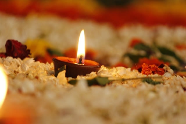 Perform the holy rituals of Lakshmi Narayan Puja to get fulfill all the wishes and desires of life