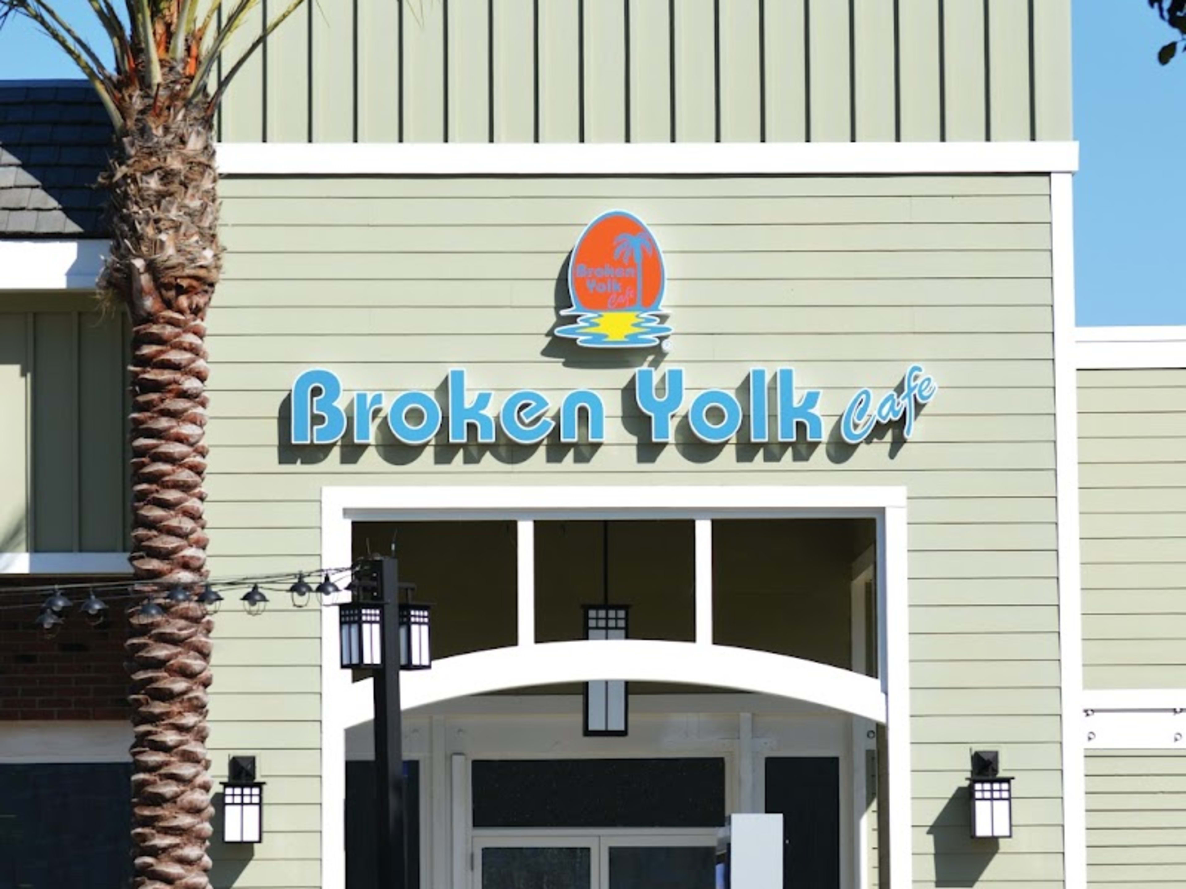 Broken Yolk Cafe Del Mar - Photo 1