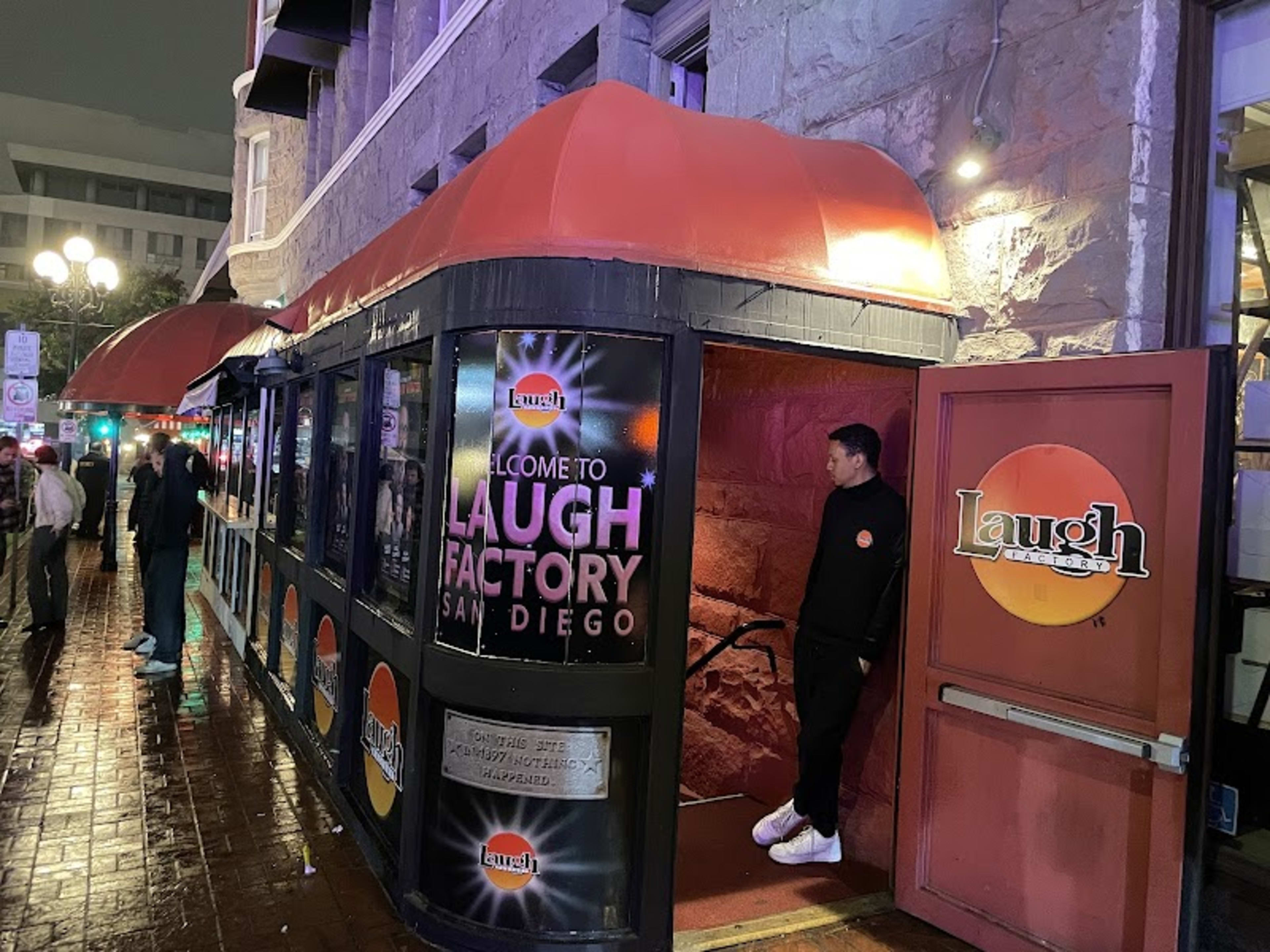 Laugh Factory San Diego - Photo 7