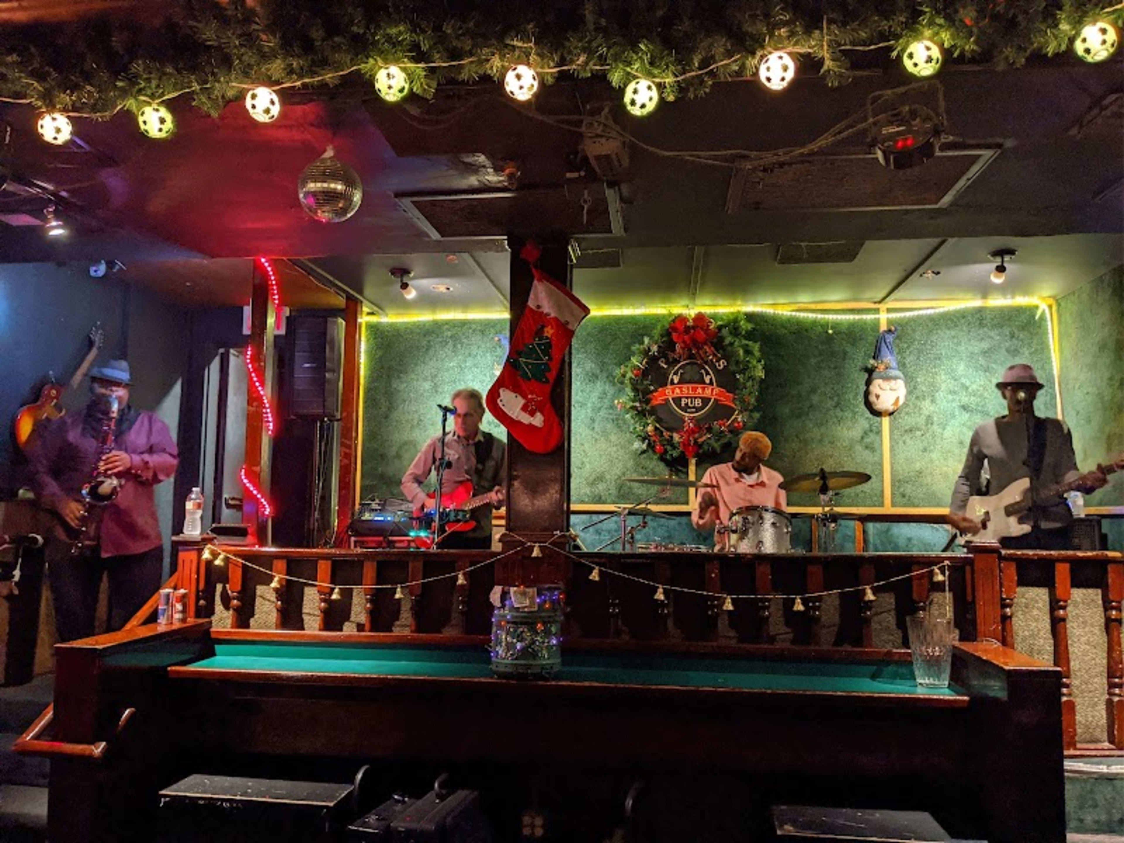 Patrick's Gaslamp Pub - Photo 3