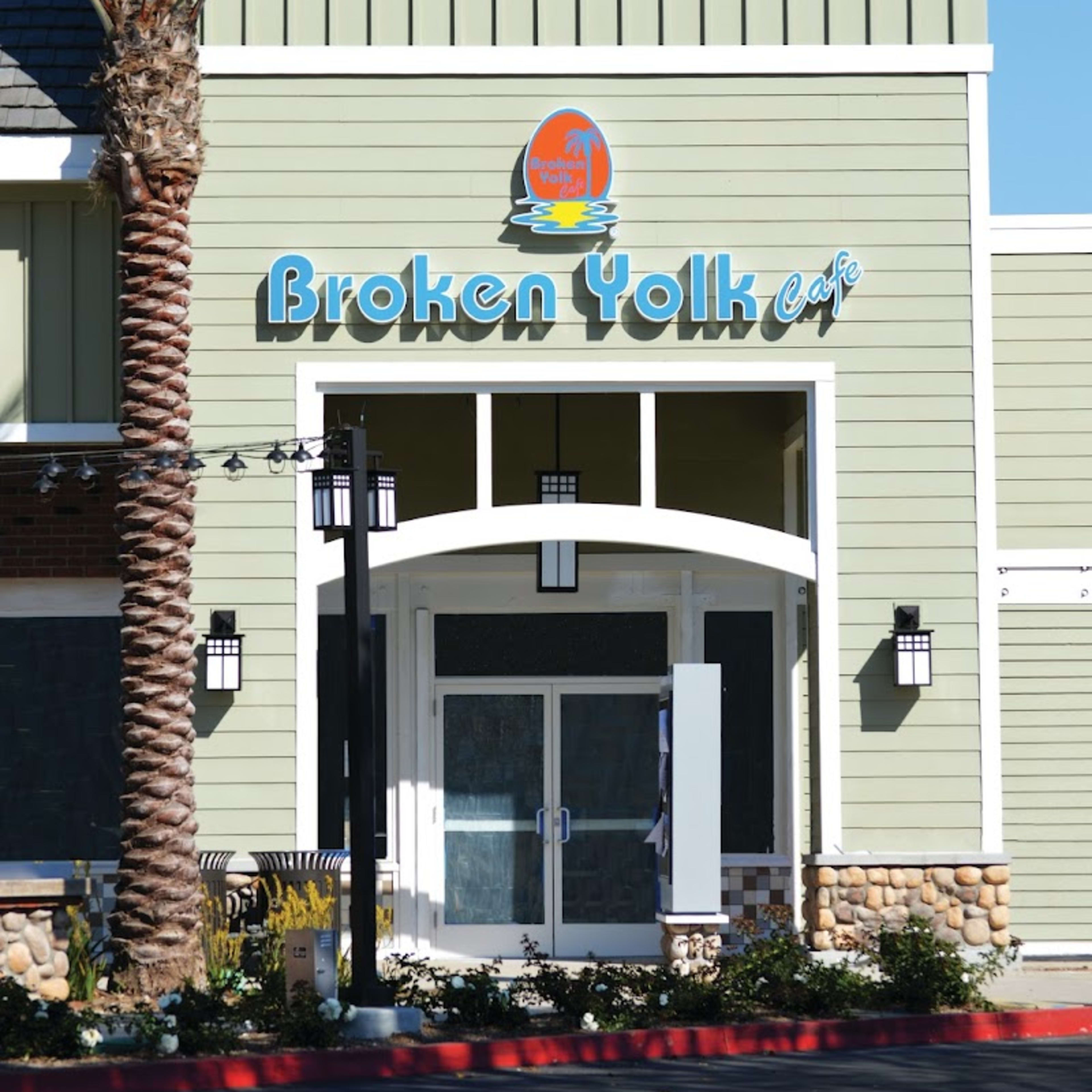 Broken Yolk Cafe Del Mar - Photo 1