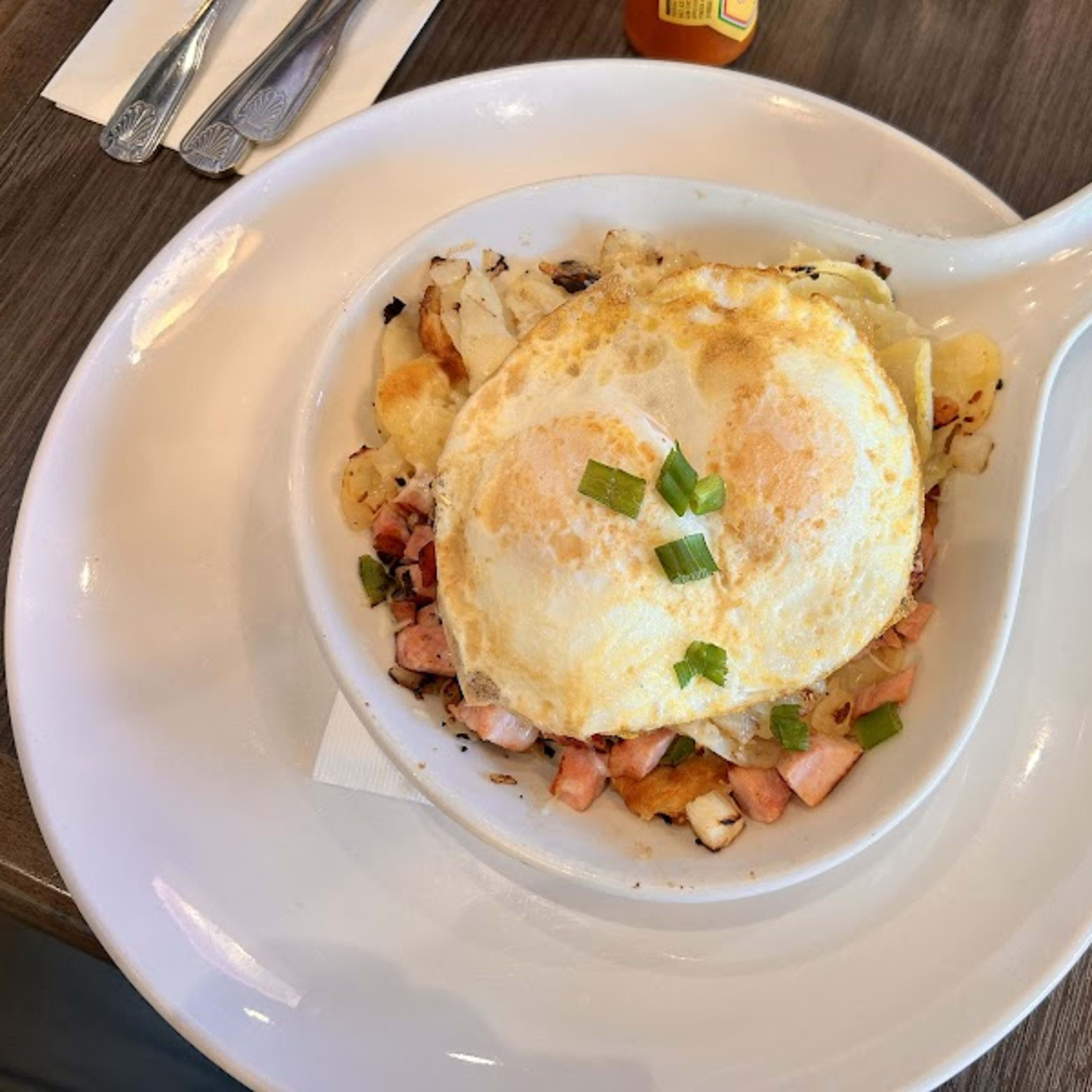 Broken Yolk Cafe Del Mar - Photo 9