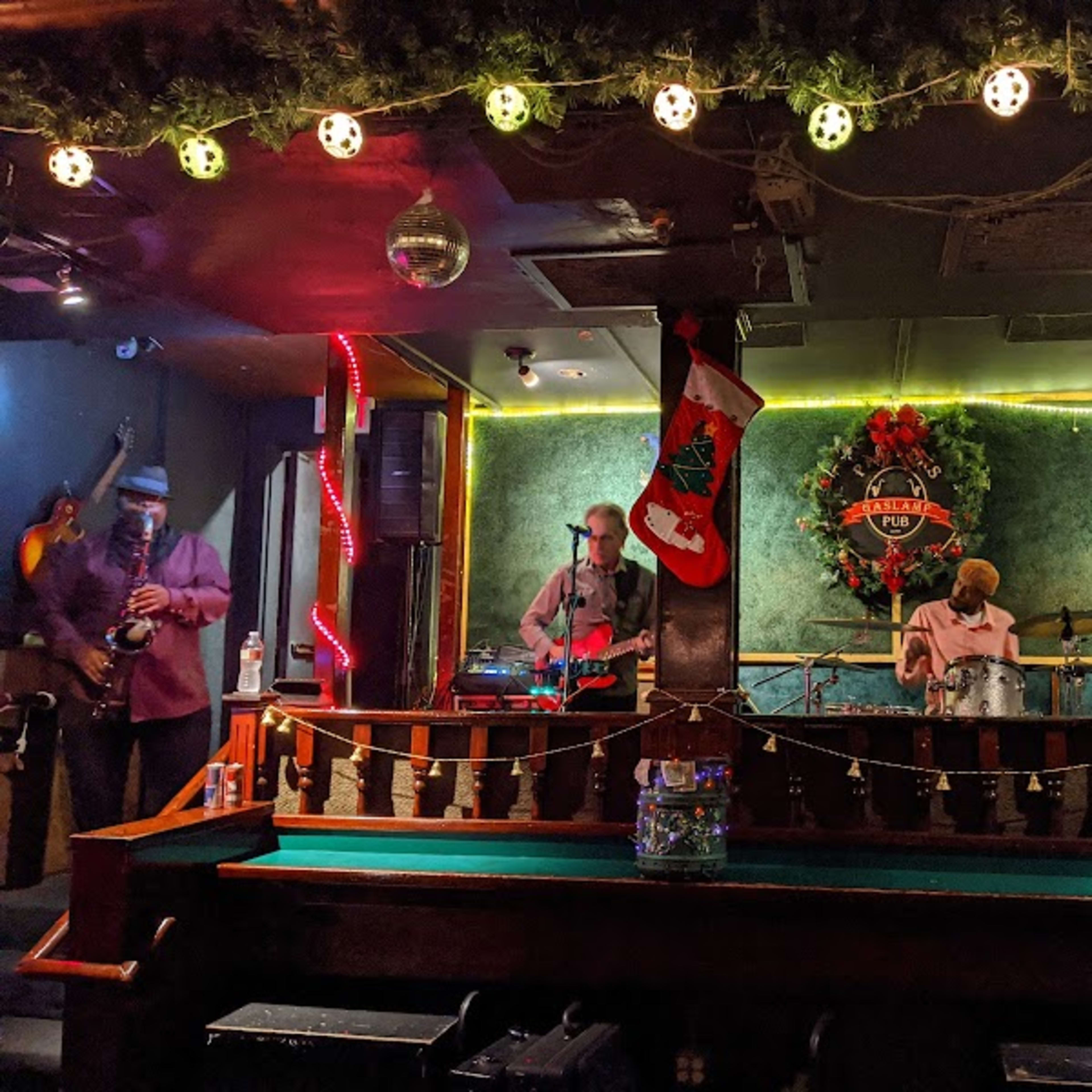 Patrick's Gaslamp Pub - Photo 3