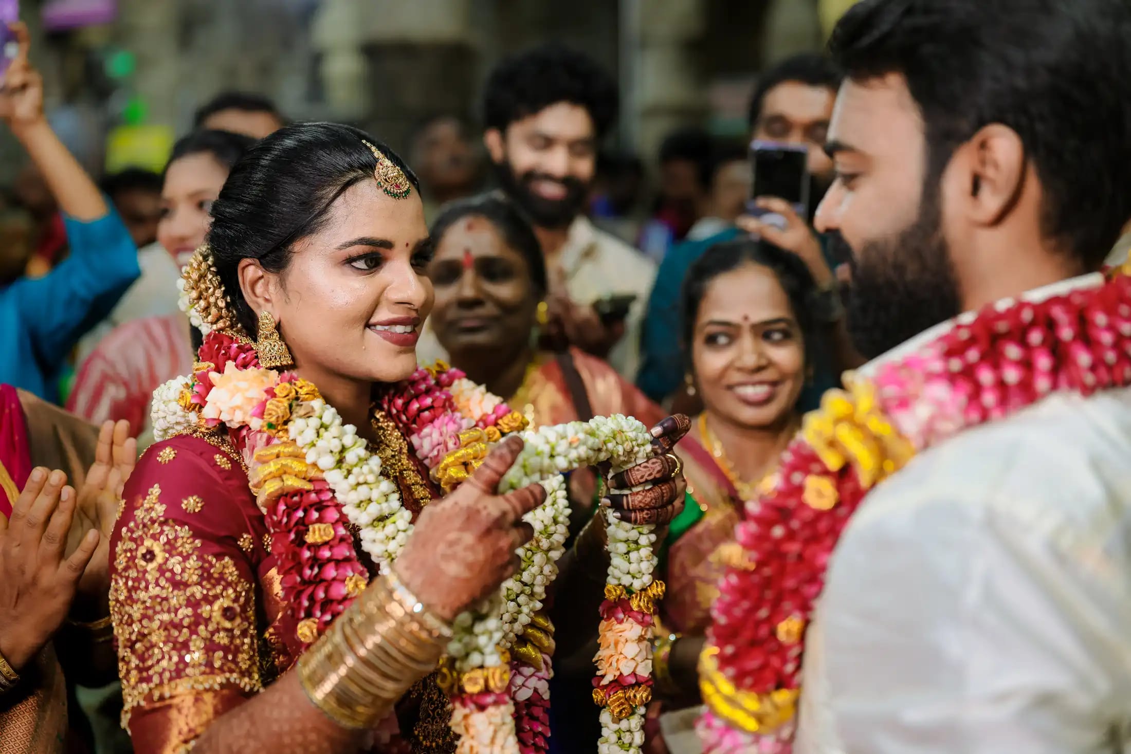 LOW-BUDGET VS PREMIUM WEDDING PHOTOGRAPHY — image 2