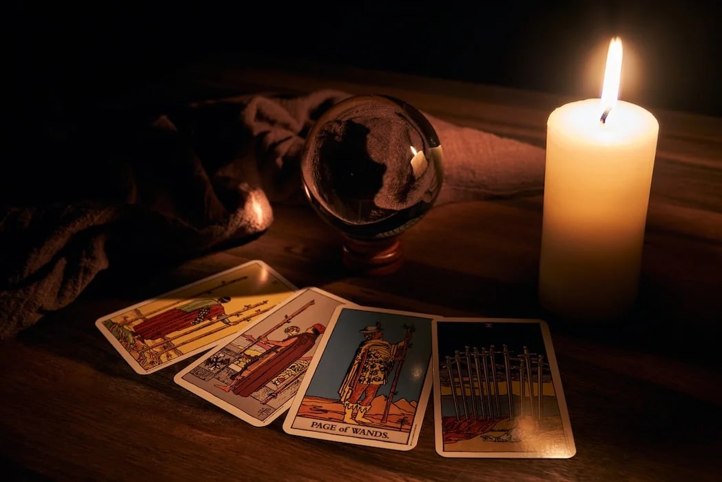 Lettura di Carte Performativa con Gretusca