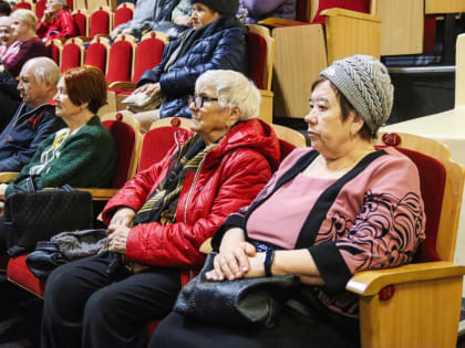 Виктор Якимов и Анна Соломеина встретились с ветеранами Уральского алюминиевого завода (УАЗ) в Каменске-Уральском