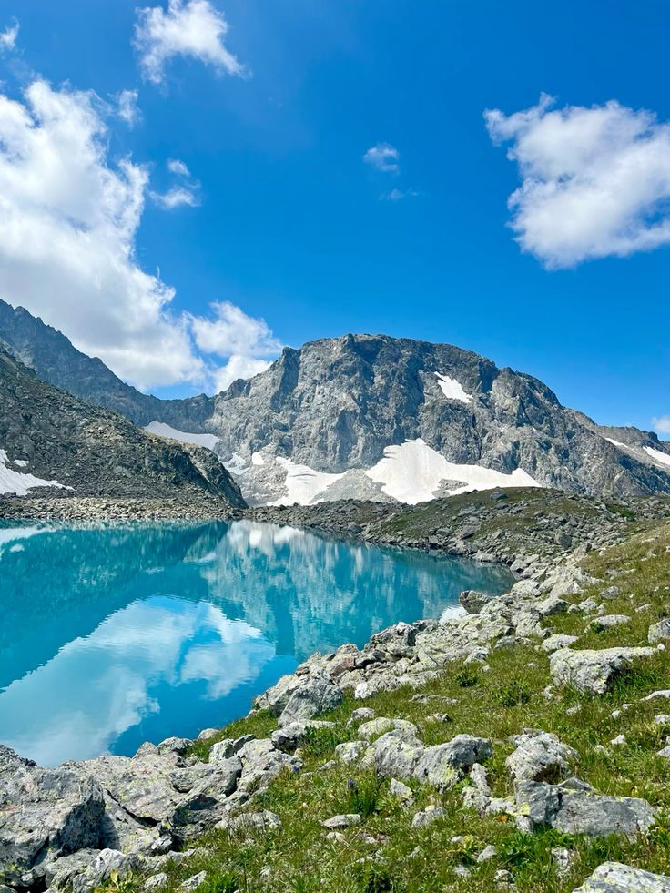 Bhrigu Lake Trek — Alpine Meadows above Manali