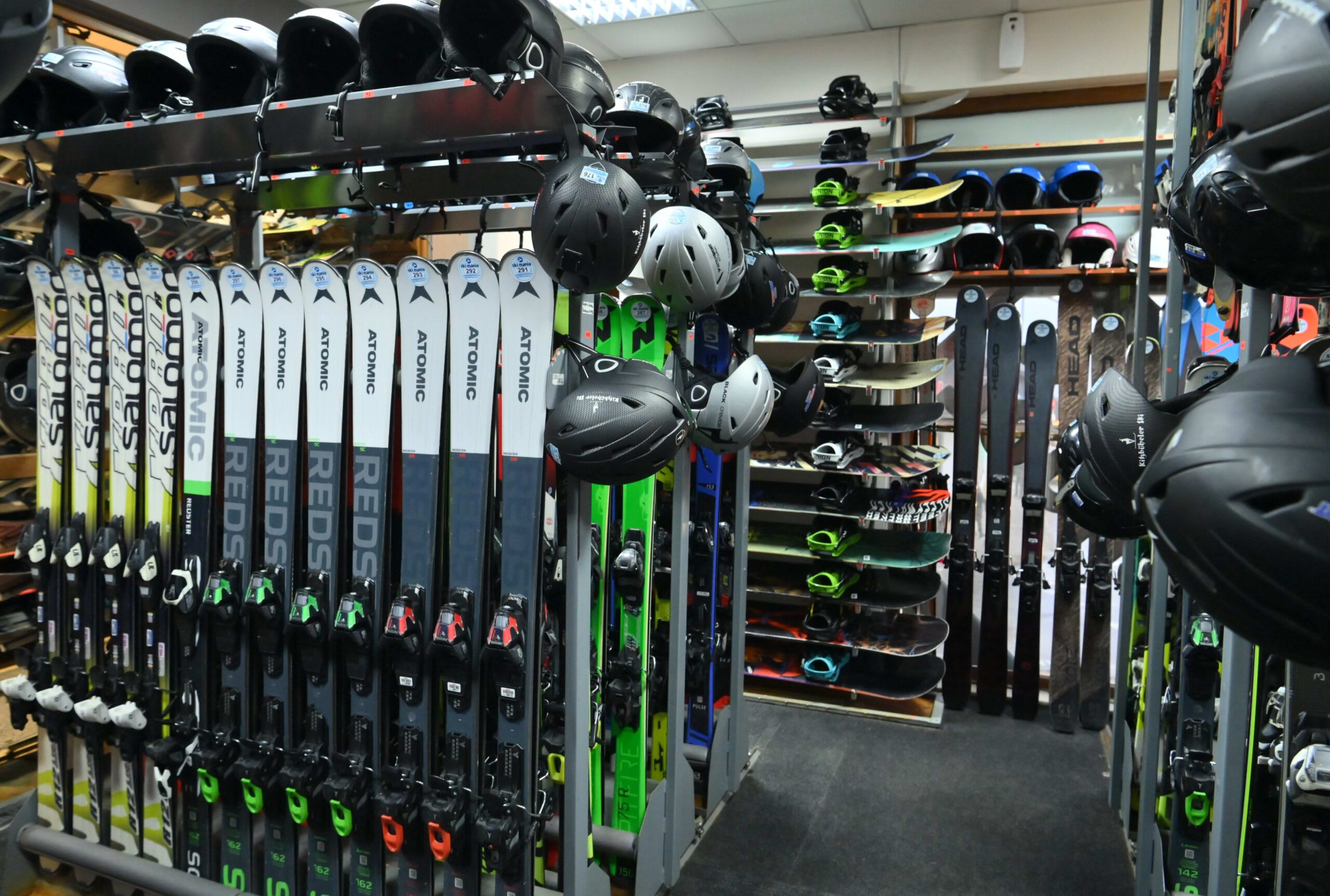 Bansko Ski Mania - Ski and Snowboard School & Rental 1