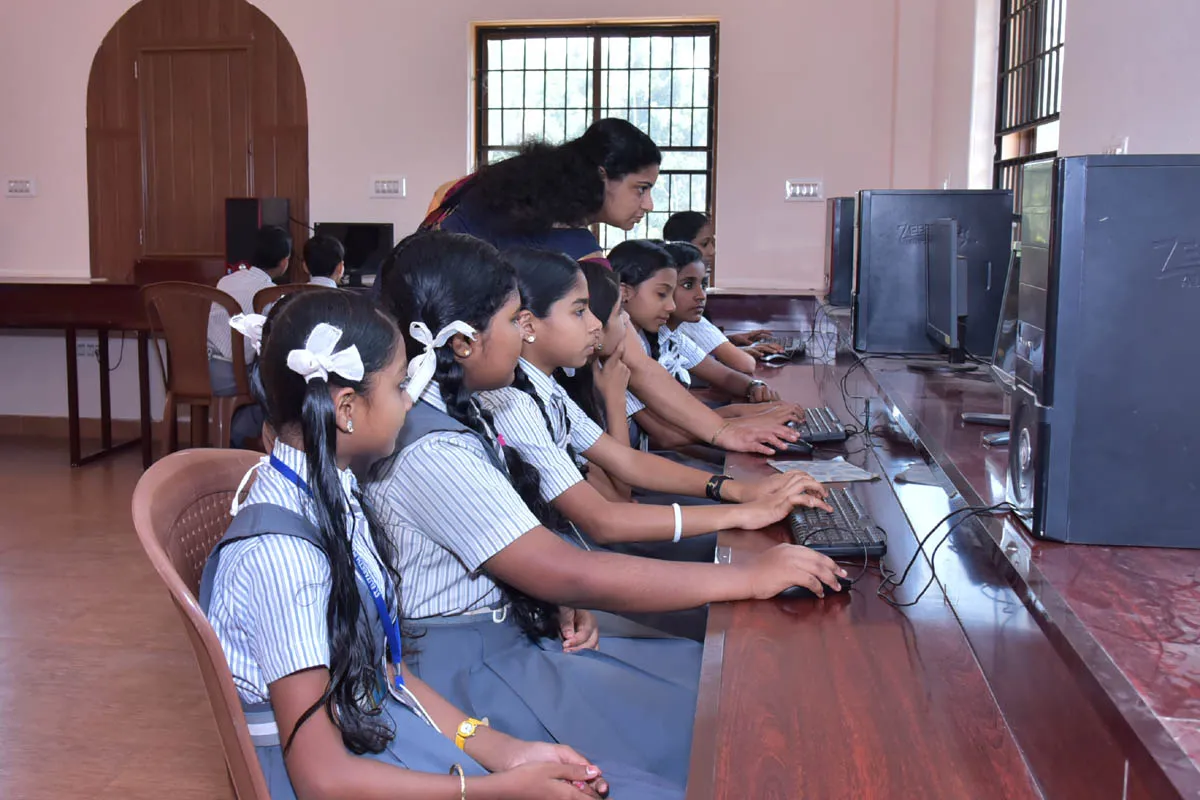 Students working in computer lab