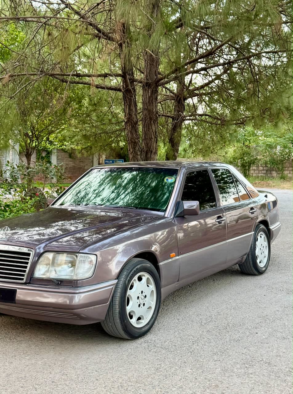 Mercedes-Benz W124 E300D